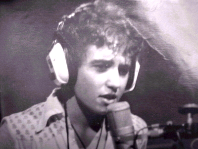 Roberto singing in the 1970s